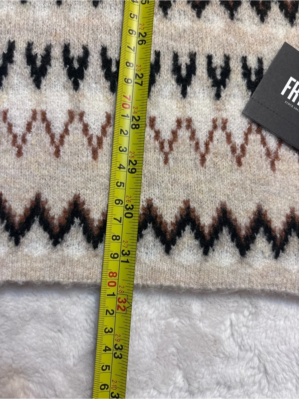 NEW Frye Scarf Ivory Knit with Southwestern Black and Brown Zigzag Pattern Cozy